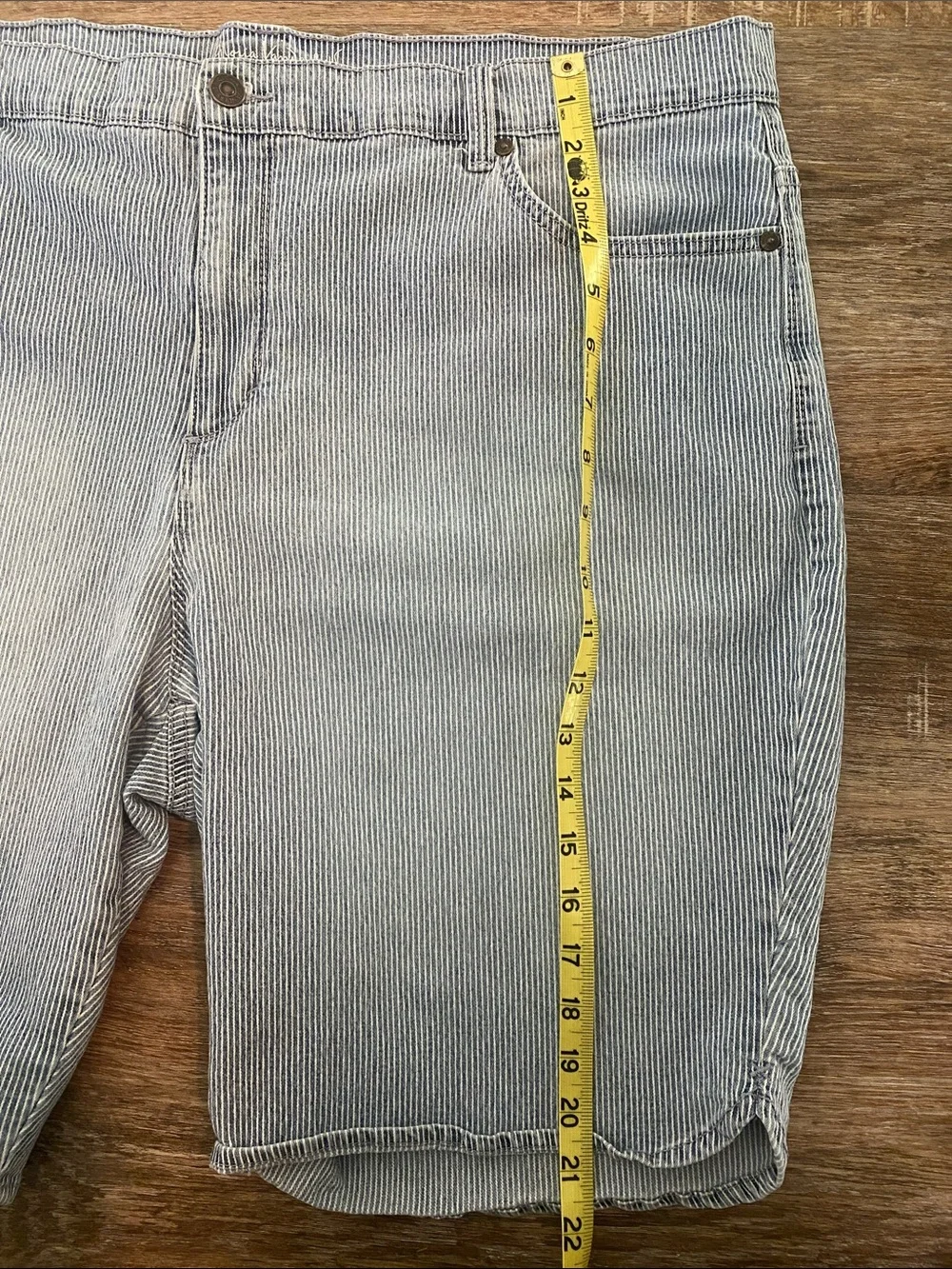 Gloria Vanderbilt casual women